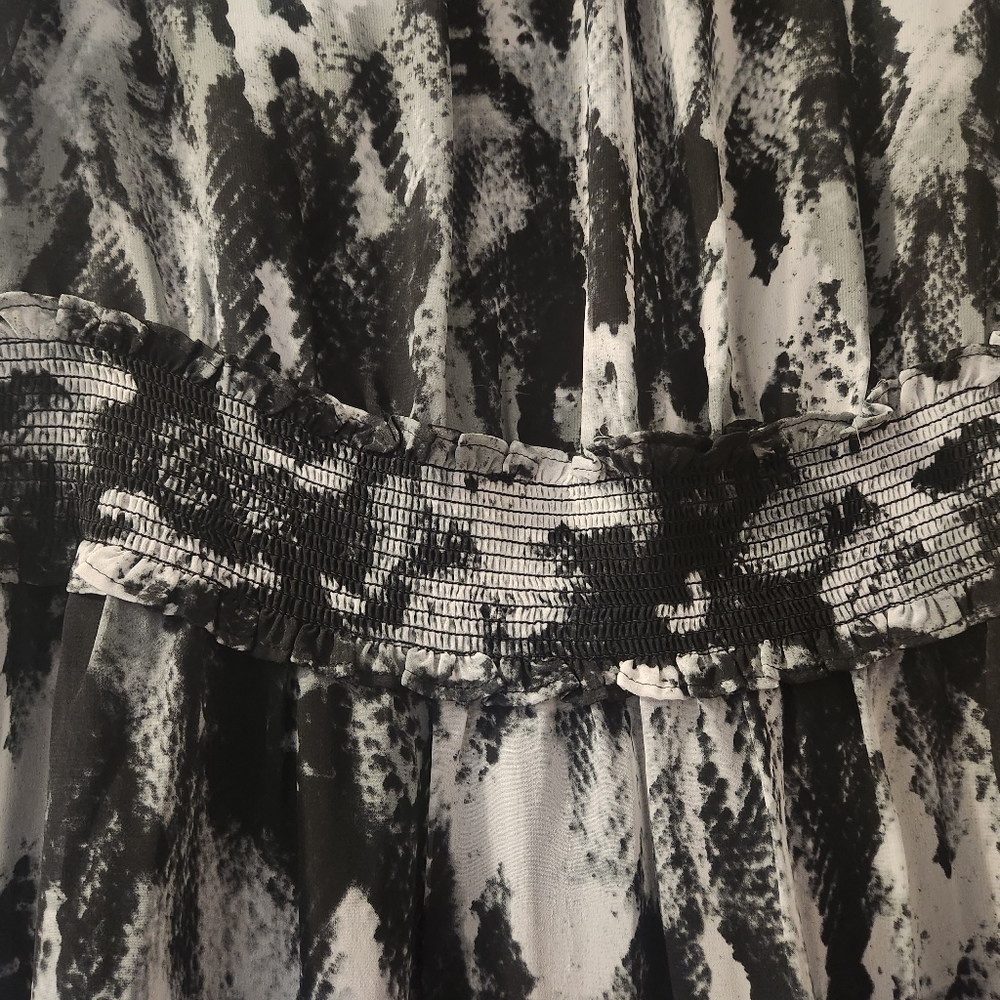 Dress - Picture 3 of 3